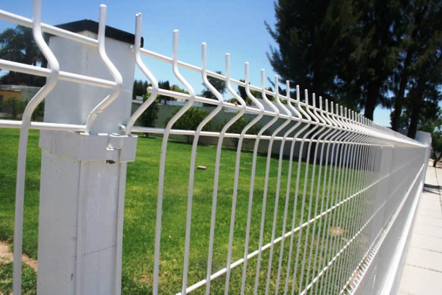 Reja_deacero_blanca.jpg